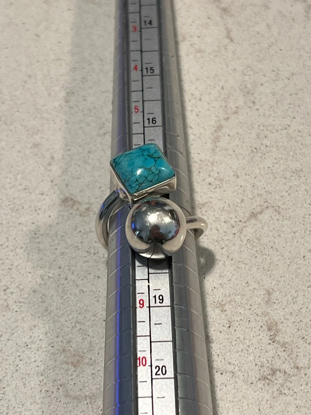 TURQUOISE & STERLING SILVER PRE-LOVED AUTHENTIC STYLE  DESIGN RING